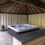 Luxe Veluwse Bosrand Met Jacuzzi En Zwembad Отель типа 