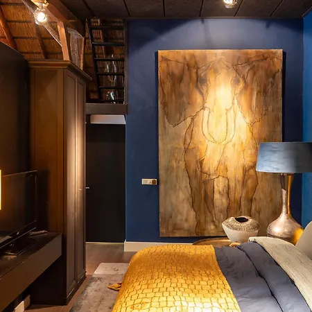 Bed & Breakfast Luxe Veluwse Bosrand Met Jacuzzi En Zwembad Lunteren