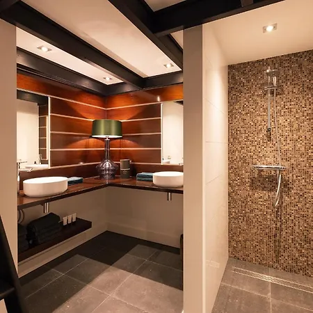 Bed & Breakfast Luxe Veluwse Bosrand Met Jacuzzi En Zwembad Lunteren