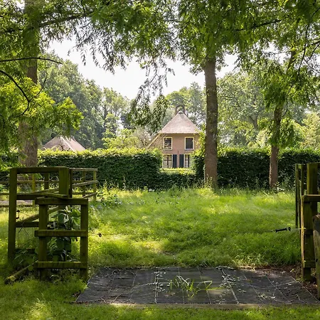 Landelijke Hofstee Met Jacuzzi En Zwembad Couette-café Lunteren