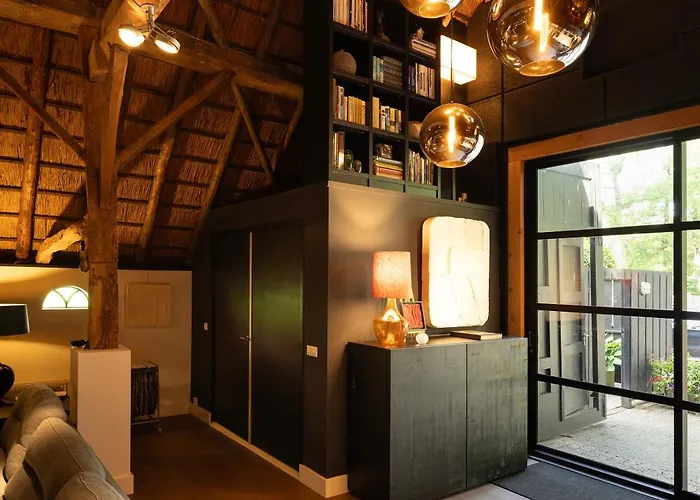 Luxe Veluwse Bosrand Met Jacuzzi En Zwembad