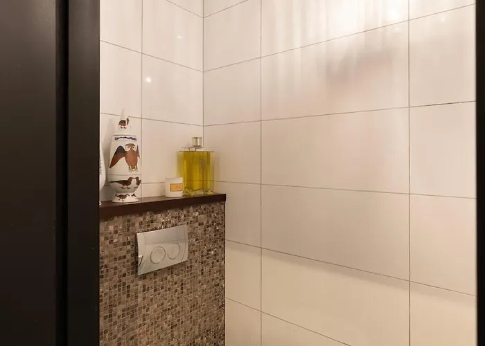 Luxe Veluwse Bosrand Met Jacuzzi En Zwembad Bed & Breakfast