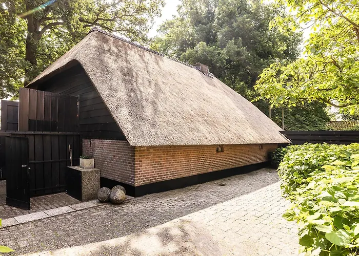 Luxe Veluwse Bosrand Met Jacuzzi En Zwembad