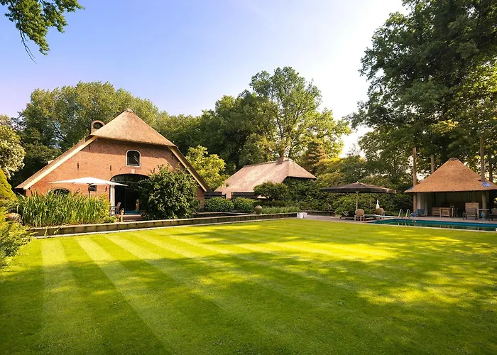 Luxe Veluwse Bosrand Met Jacuzzi En Zwembad